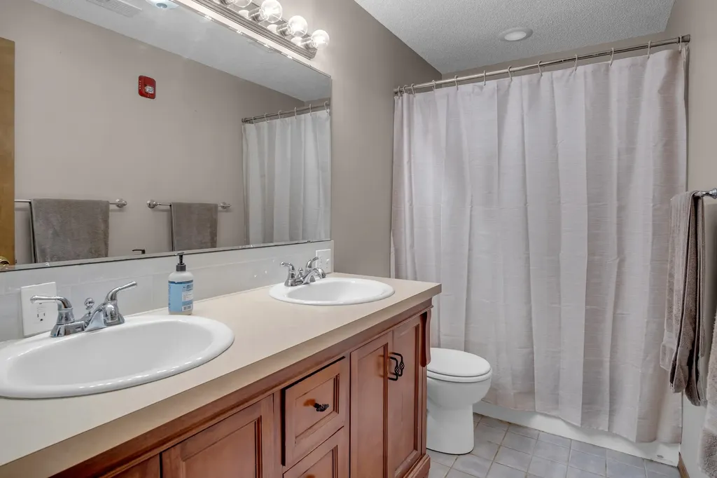 215 Sutton Newton KS 67114