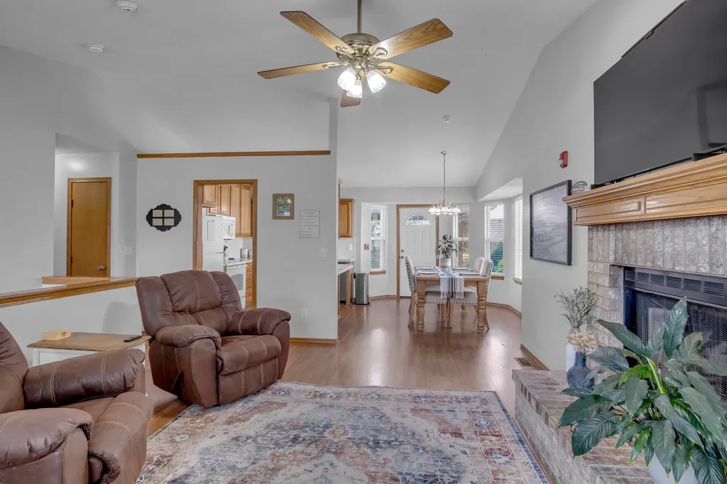 215 Sutton Newton KS 67114
