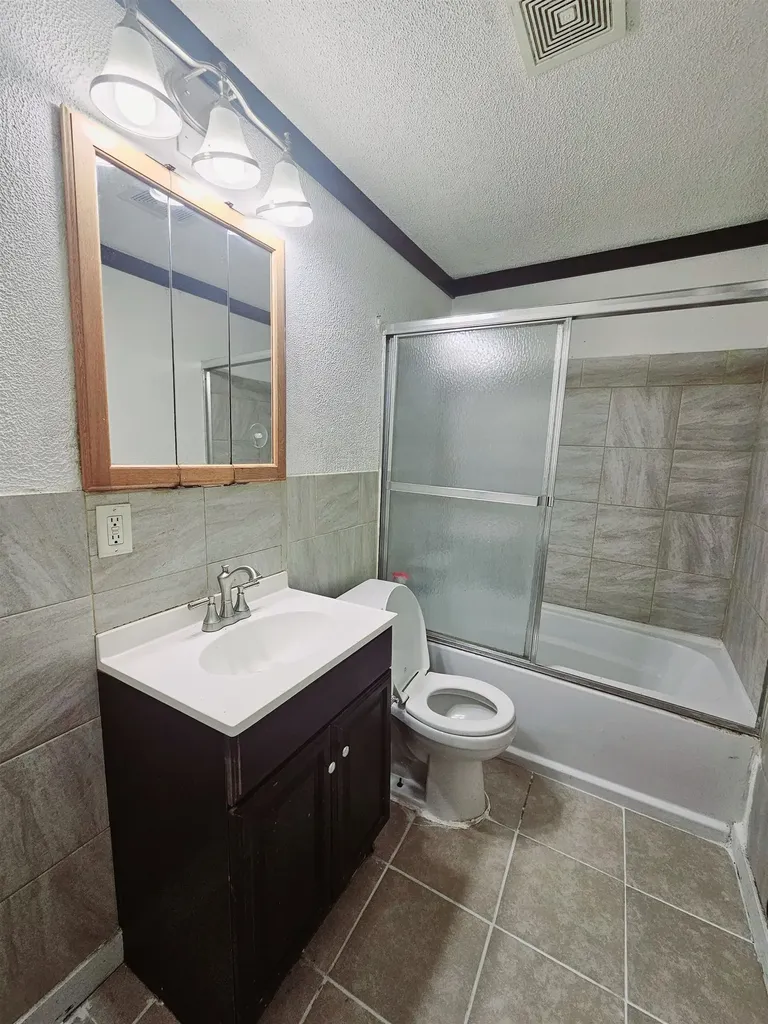 3827-3829-3231 E Cessna Street Wichita KS 67210