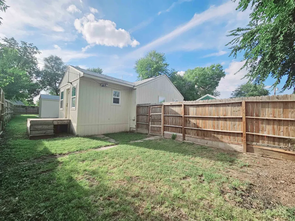 3827-3829-3231 E Cessna Street Wichita KS 67210