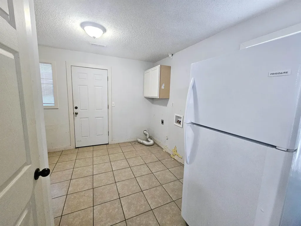3827-3829-3231 E Cessna Street Wichita KS 67210