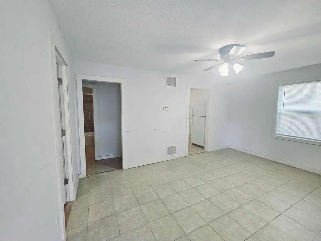 3827-3829-3231 E Cessna Street Wichita KS 67210