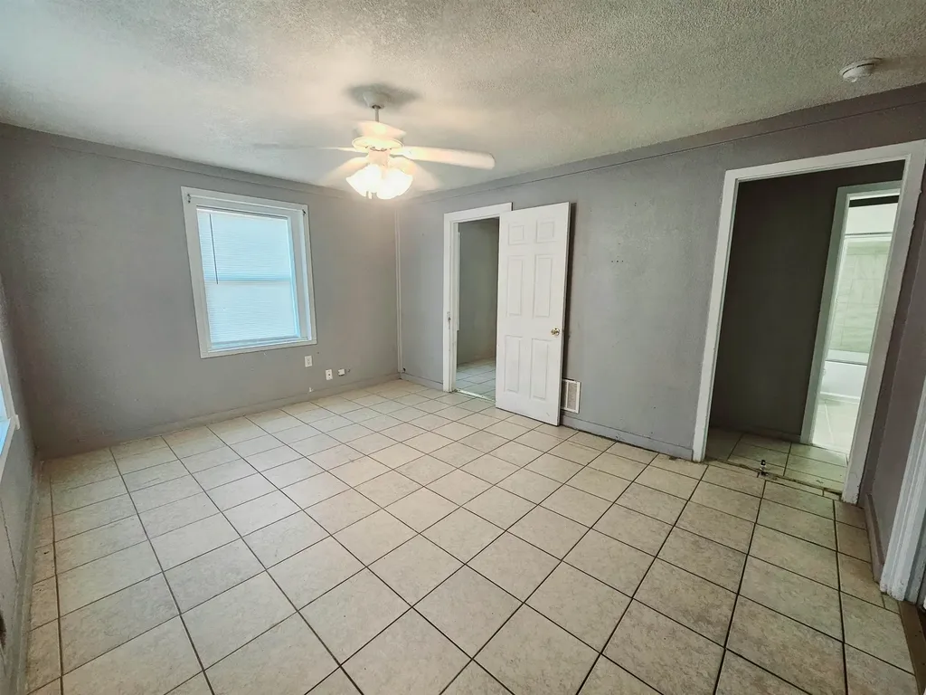 3827-3829-3231 E Cessna Street Wichita KS 67210