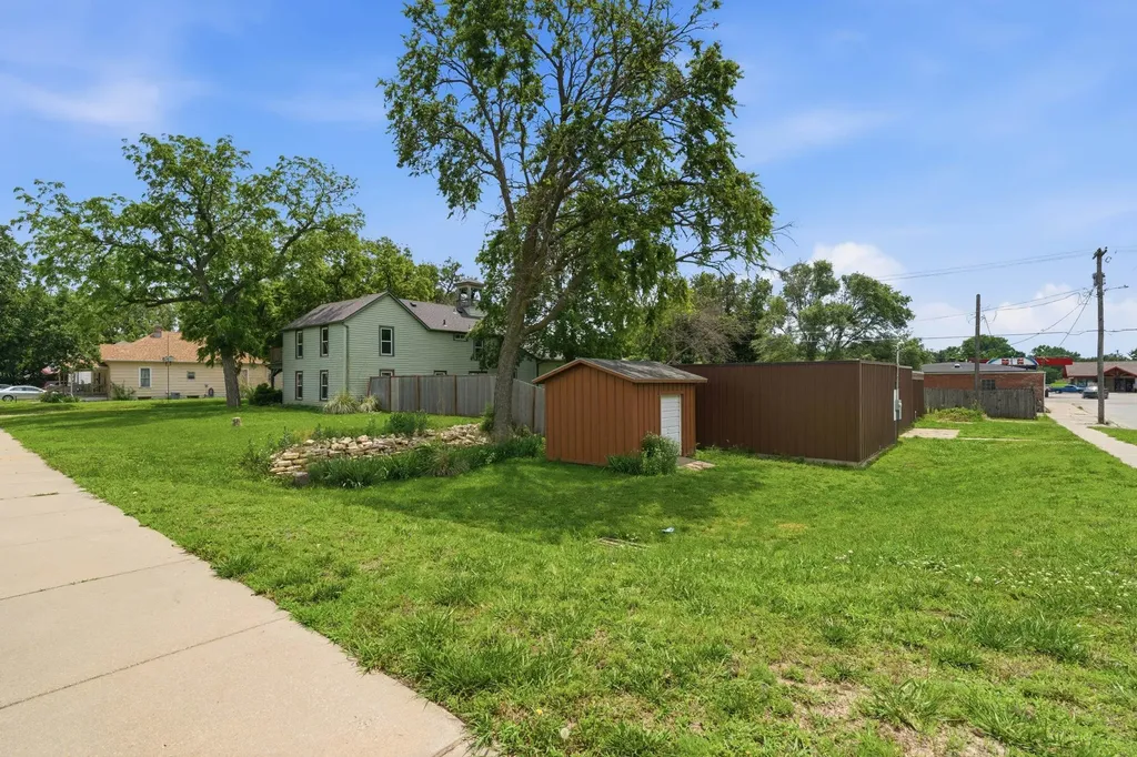 14 N 3rd Herington KS 67449