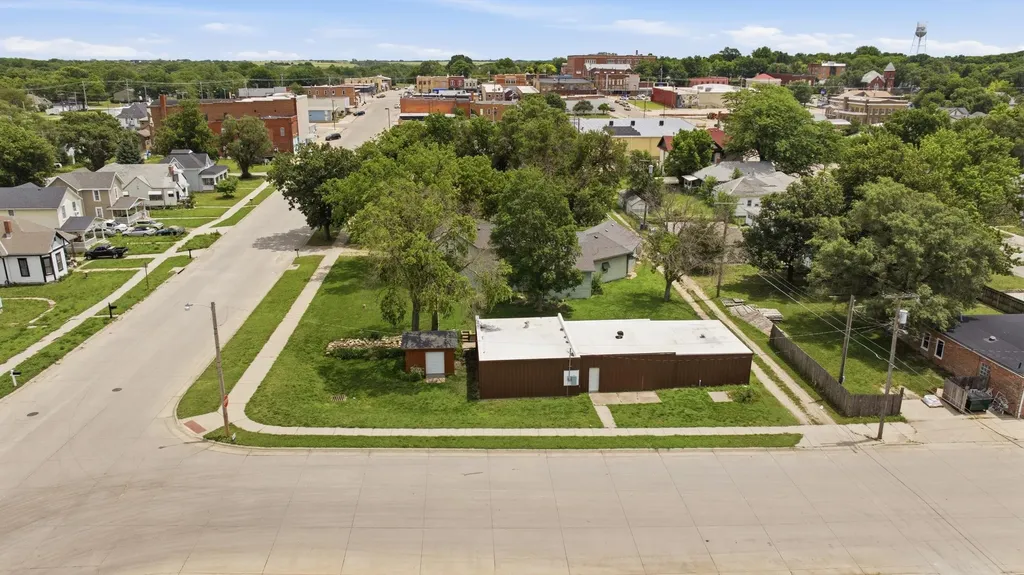 14 N 3rd Herington KS 67449