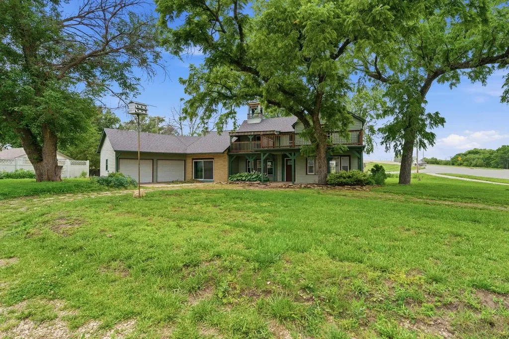 215 W Main Street Herington KS 67449