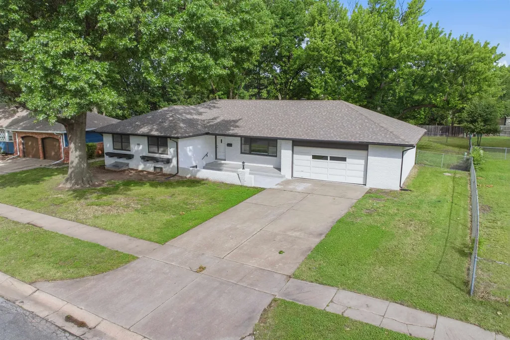 6720 E Zimmerly Street Wichita KS 67207