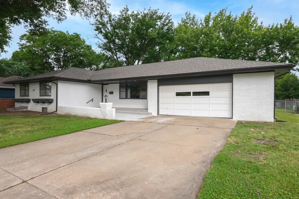 6720 E Zimmerly Street Wichita KS 67207