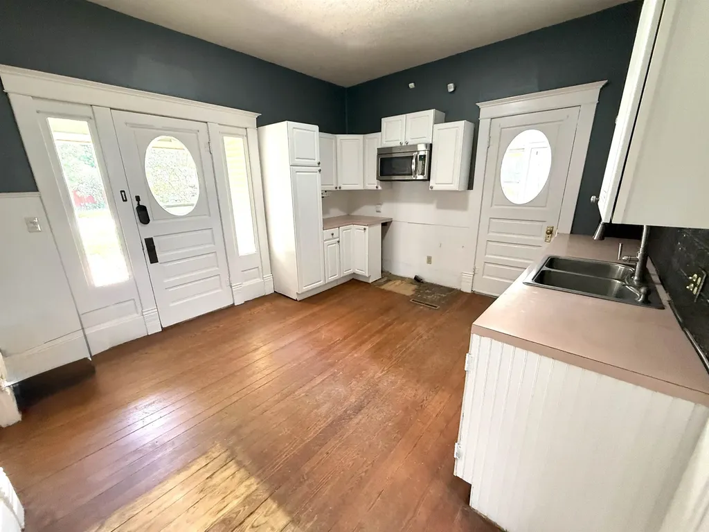 202 N Madison Avenue Anthony KS 67003