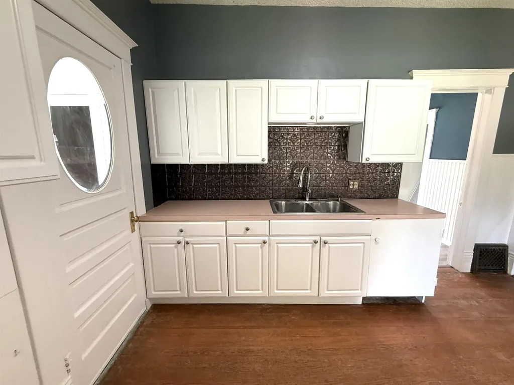 202 N Madison Avenue Anthony KS 67003