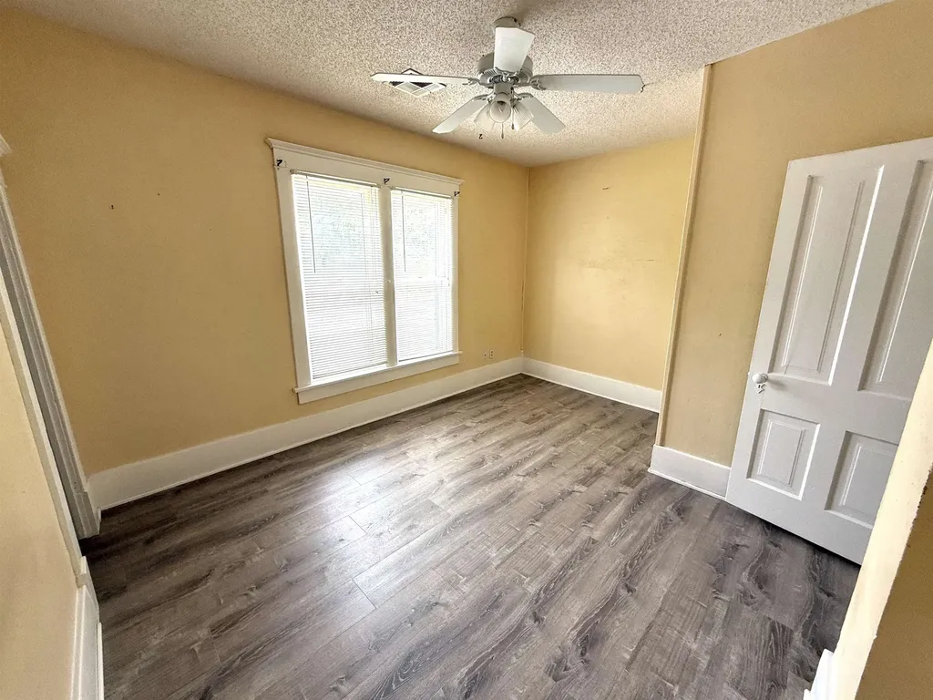202 N Madison Avenue Anthony KS 67003