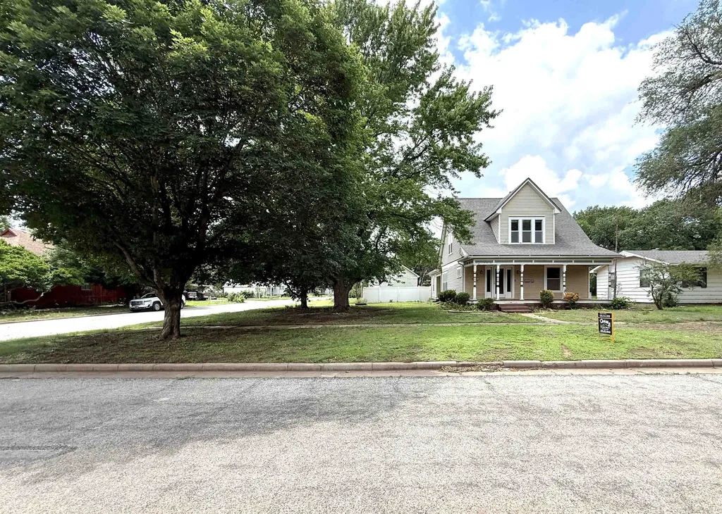 202 N Madison Avenue Anthony KS 67003