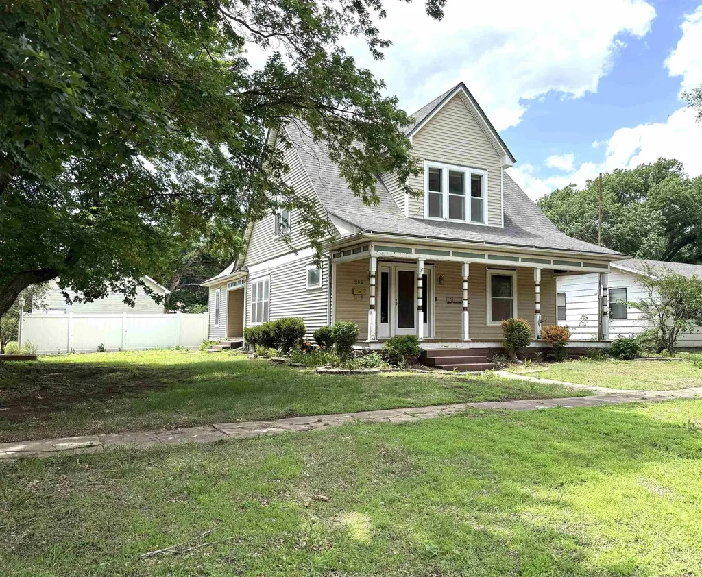 202 N Madison Avenue Anthony KS 67003