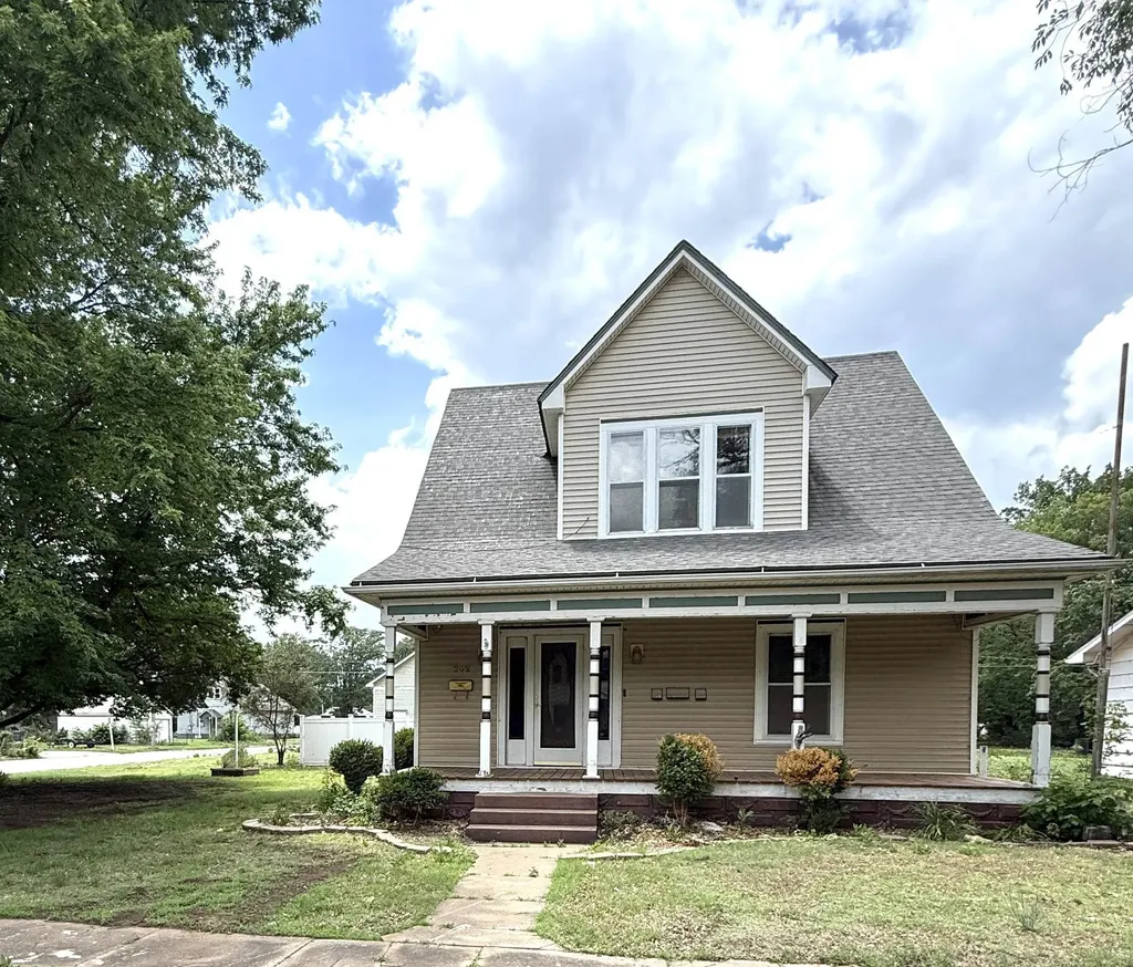 202 N Madison Avenue Anthony KS 67003
