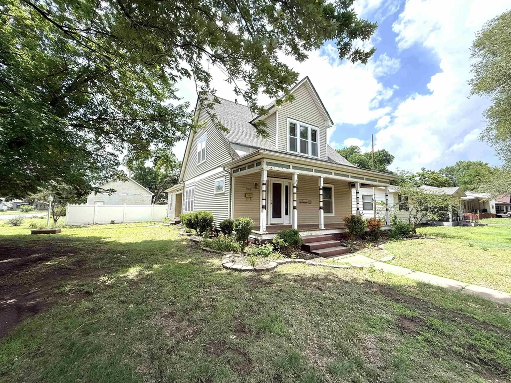 202 N Madison Avenue Anthony KS 67003