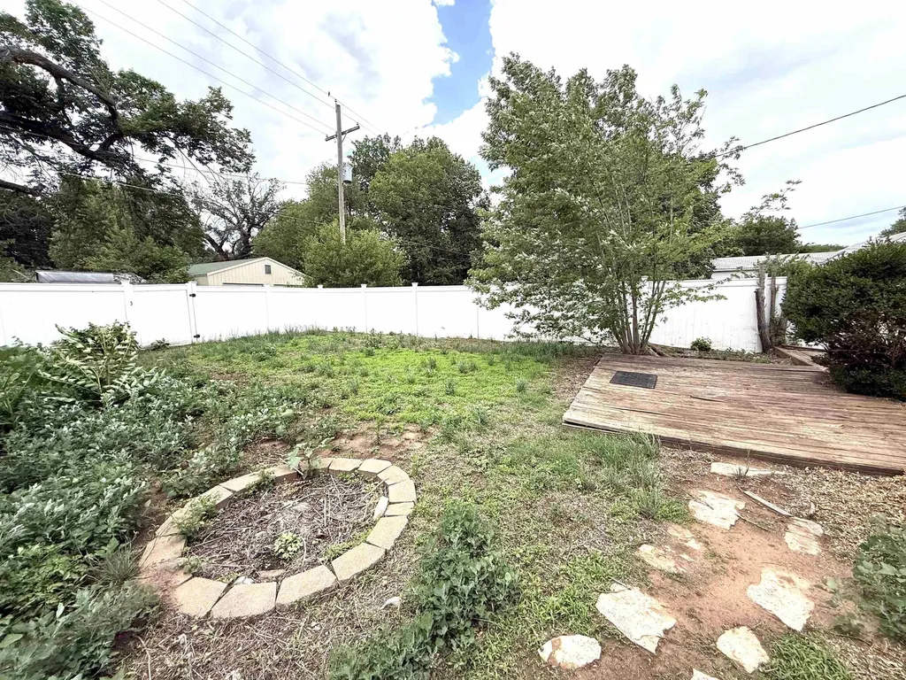 202 N Madison Avenue Anthony KS 67003