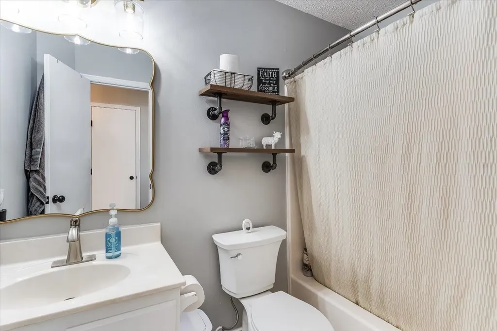 405 N Morris Rose Hill KS 67133