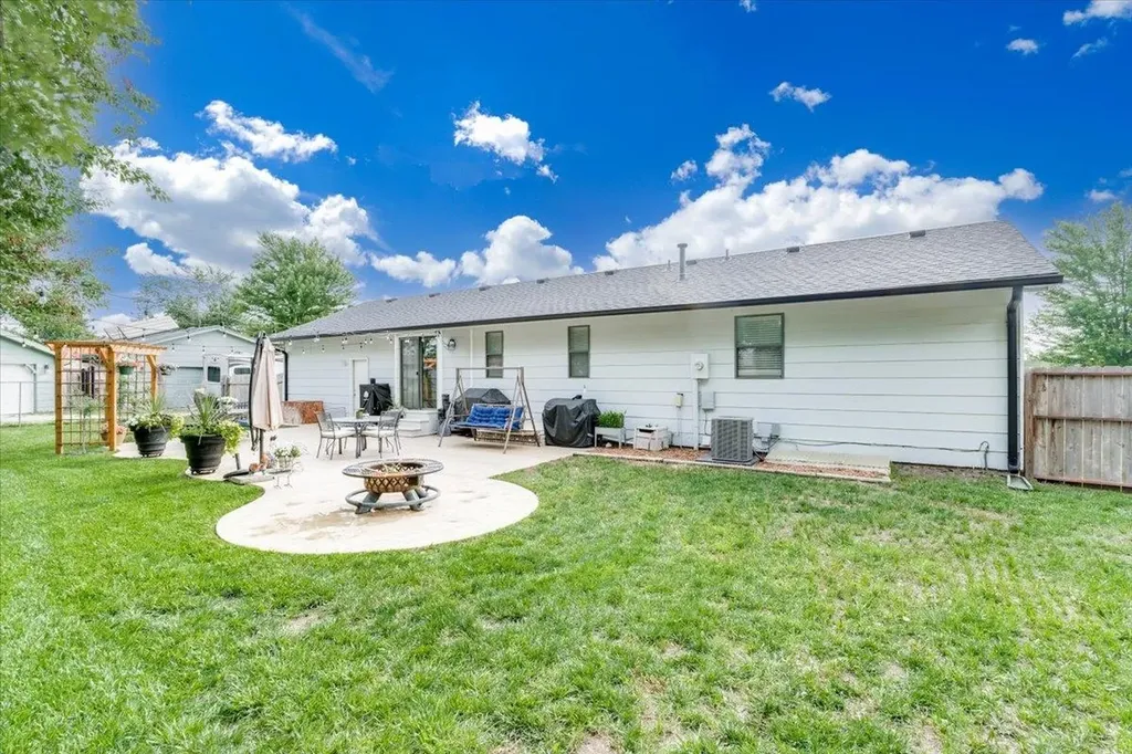 405 N Morris Rose Hill KS 67133