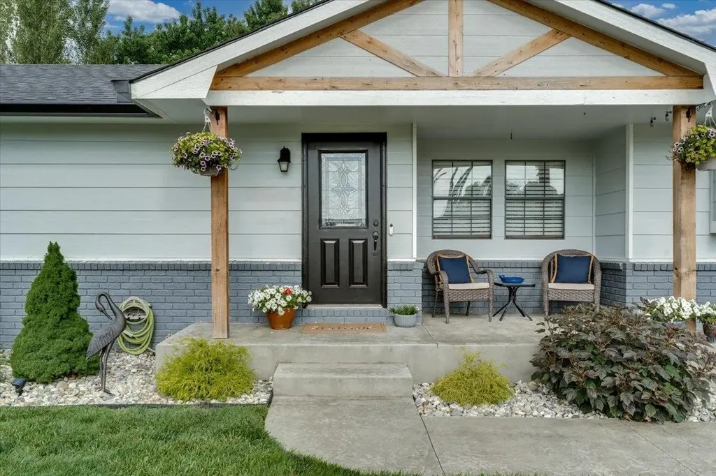 405 N Morris Rose Hill KS 67133