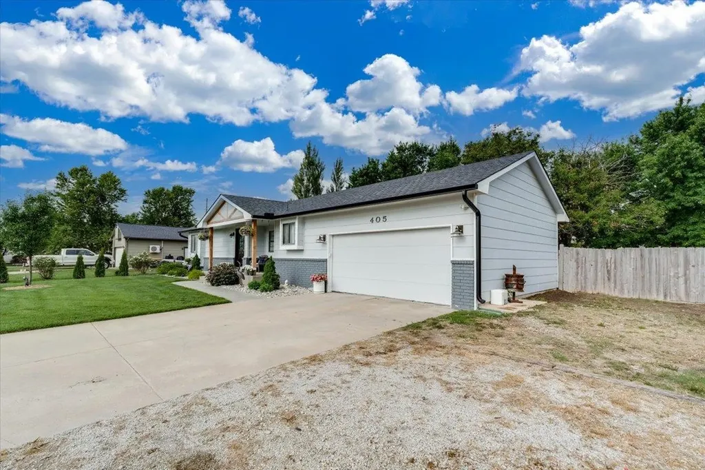 405 N Morris Rose Hill KS 67133