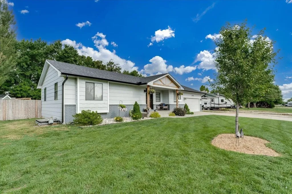 405 N Morris Rose Hill KS 67133