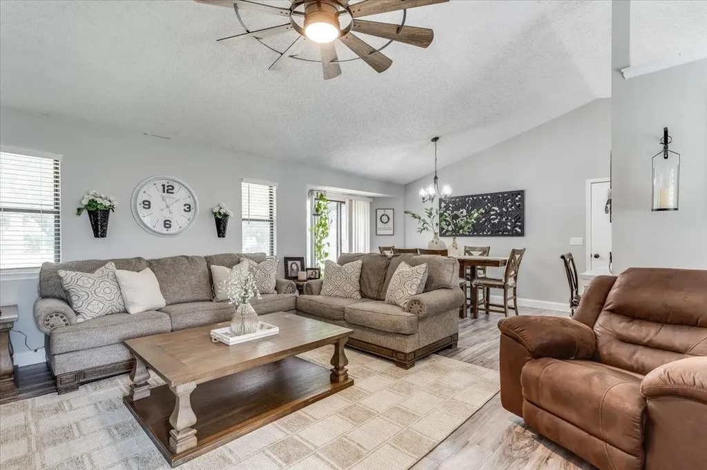 405 N Morris Rose Hill KS 67133