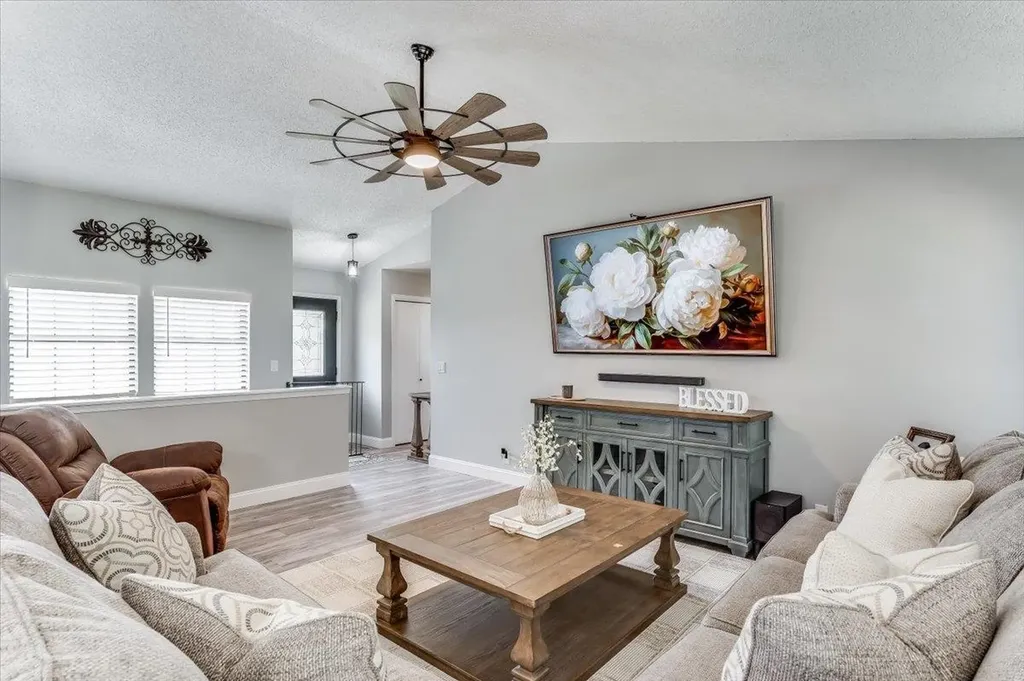 405 N Morris Rose Hill KS 67133
