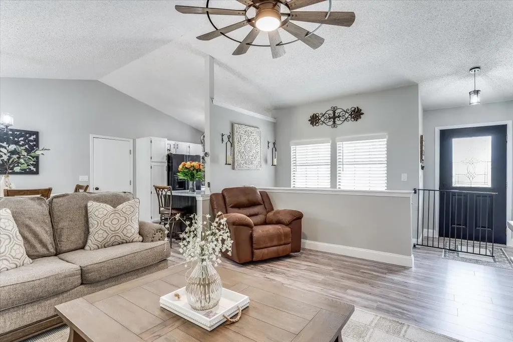 405 N Morris Rose Hill KS 67133