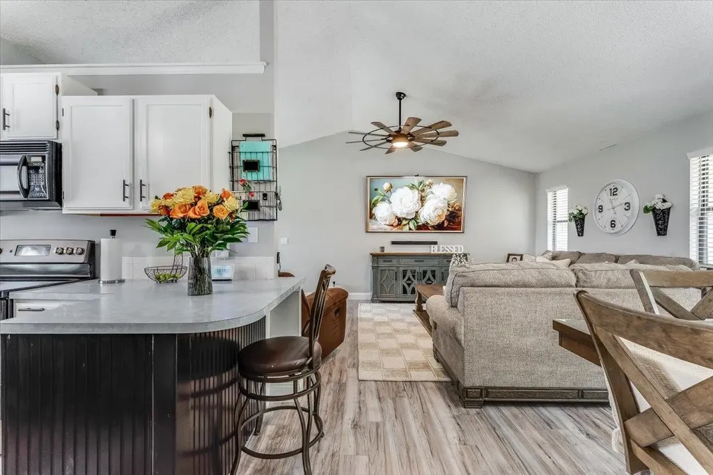 405 N Morris Rose Hill KS 67133
