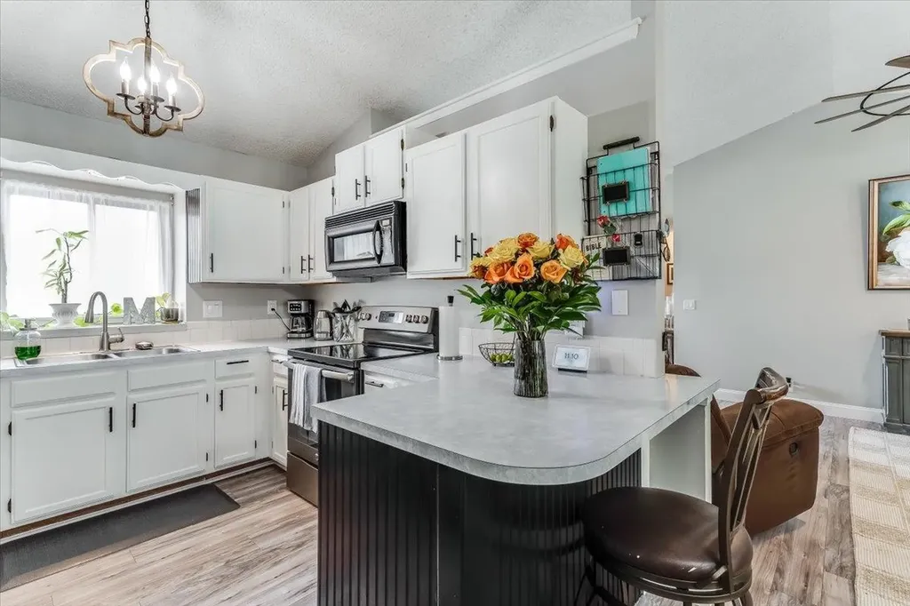 405 N Morris Rose Hill KS 67133