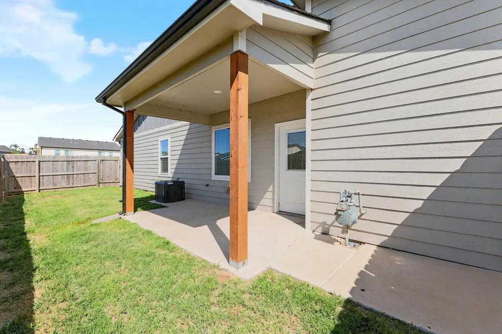 5752 E Bristol Wichita KS 67220
