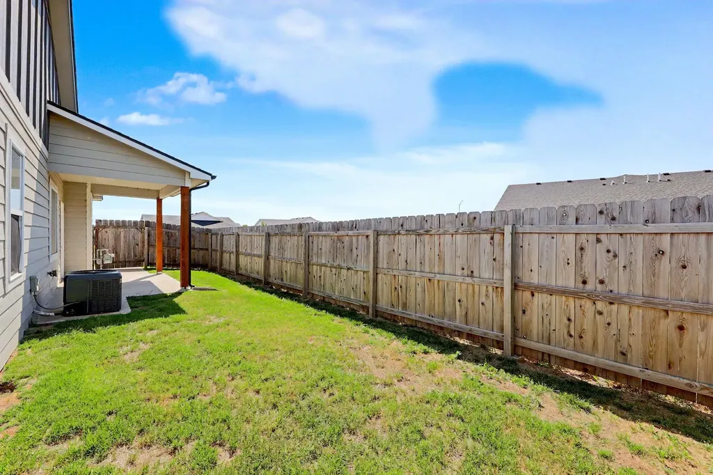 5752 E Bristol Wichita KS 67220