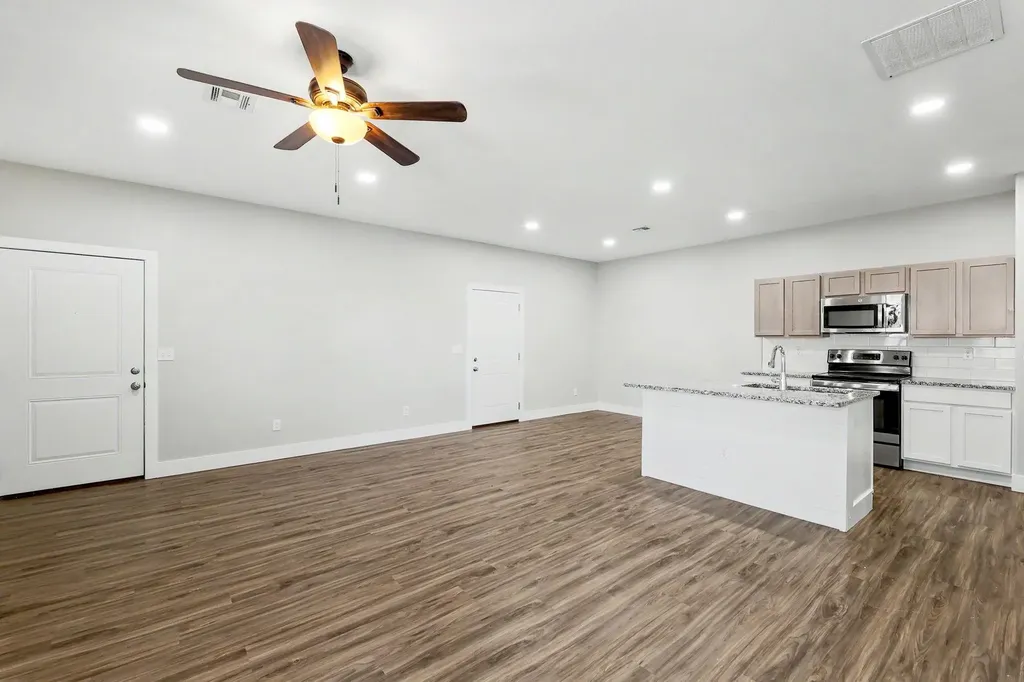 5752 E Bristol Wichita KS 67220
