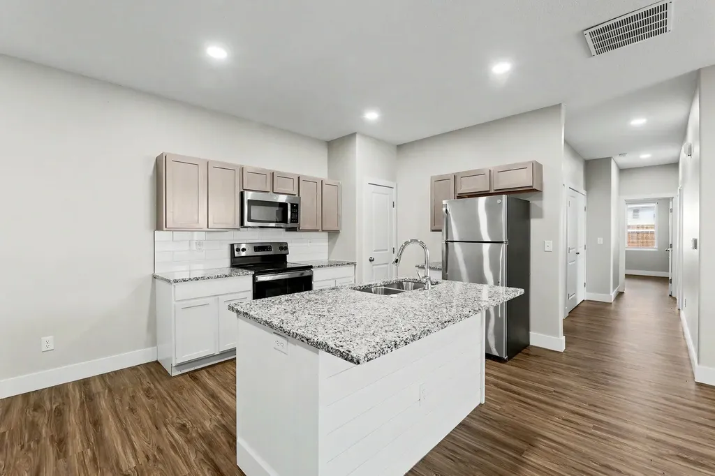 5752 E Bristol Wichita KS 67220