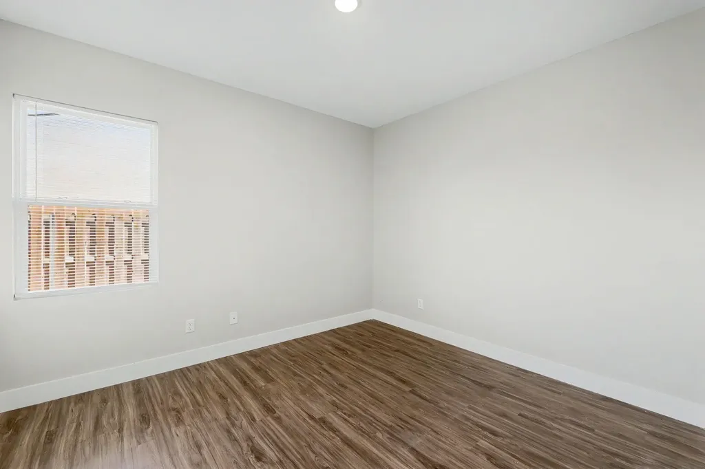 5752 E Bristol Wichita KS 67220