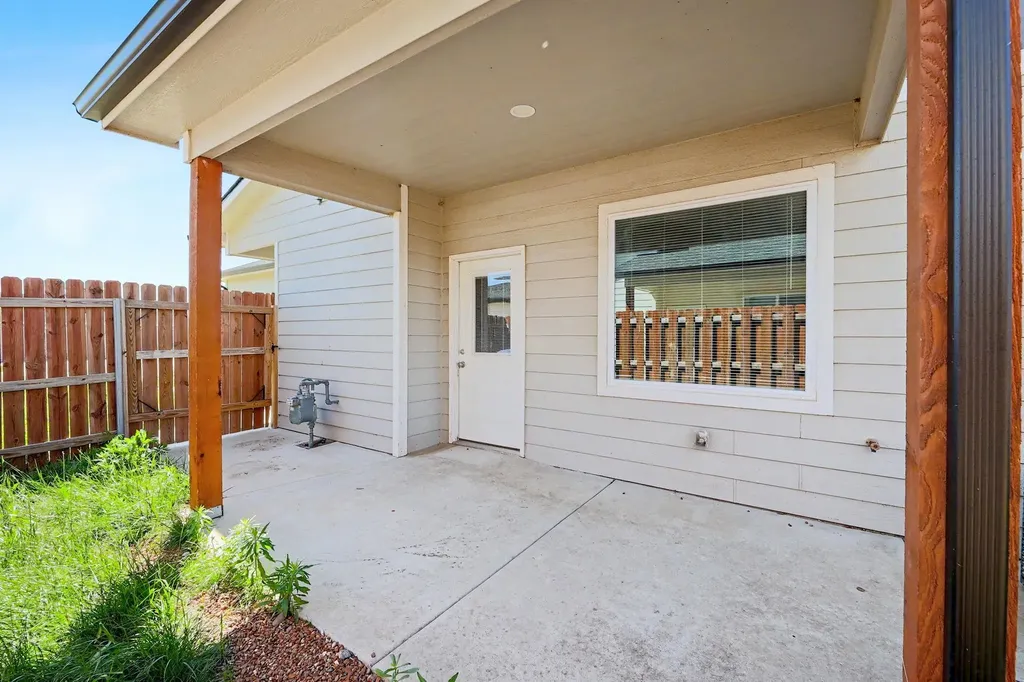 5752 E Bristol Wichita KS 67220