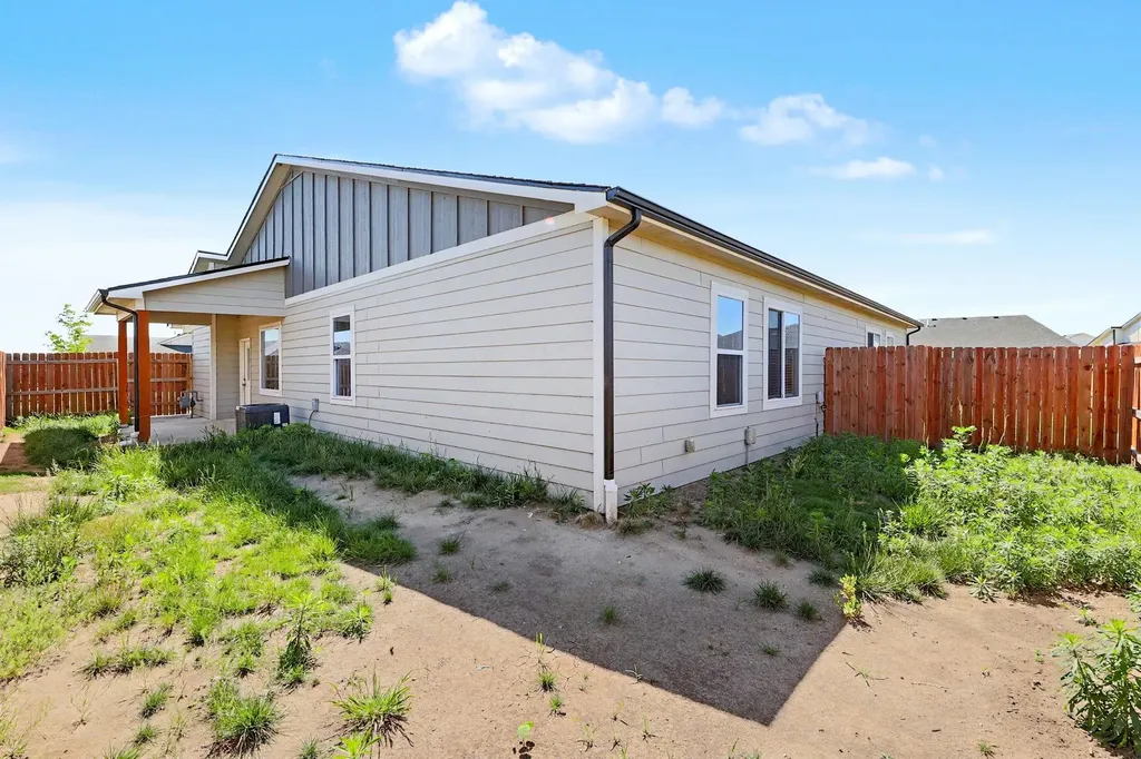 5752 E Bristol Wichita KS 67220