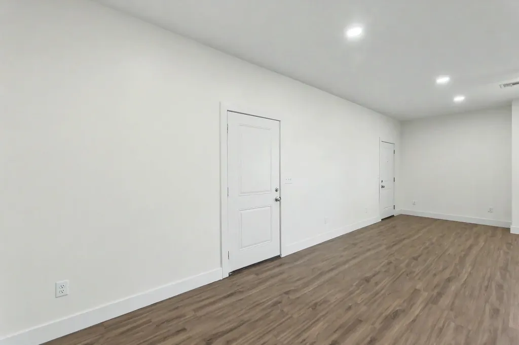 5752 E Bristol Wichita KS 67220