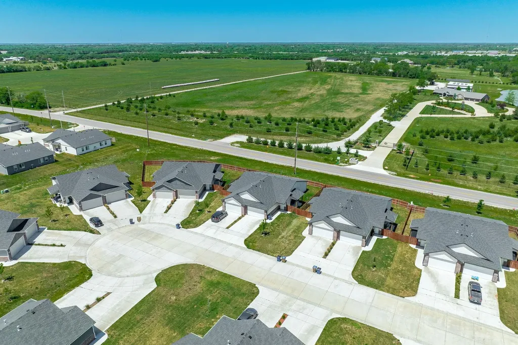 5794 E Bristol Wichita KS 67220