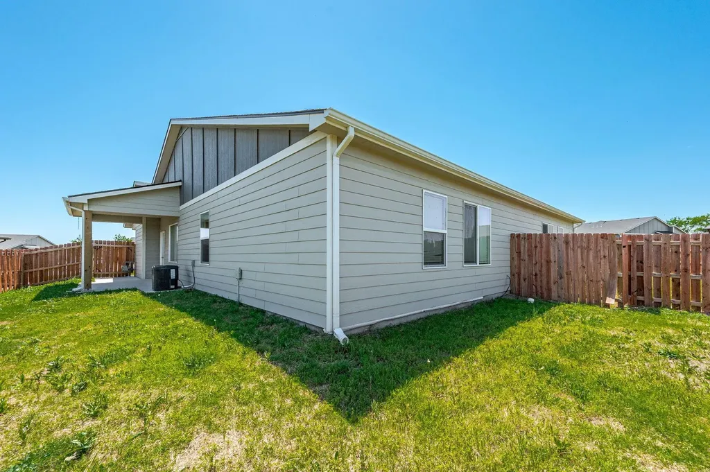 5794 E Bristol Wichita KS 67220