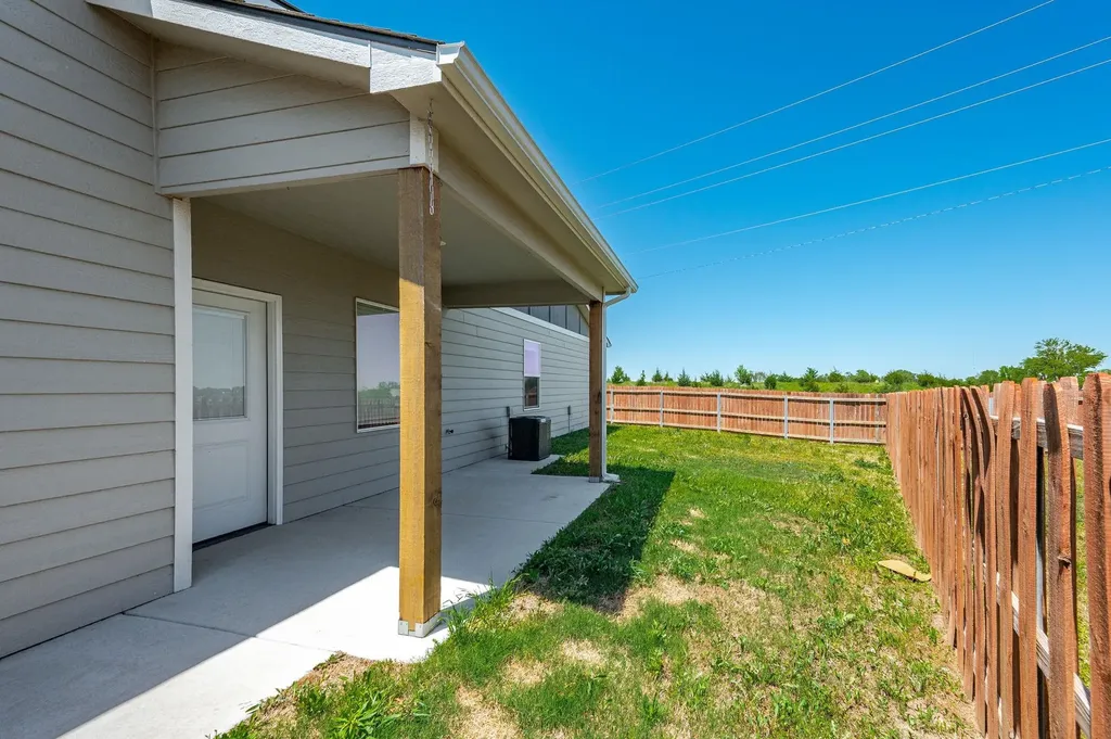 5794 E Bristol Wichita KS 67220