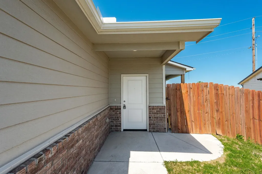 5794 E Bristol Wichita KS 67220