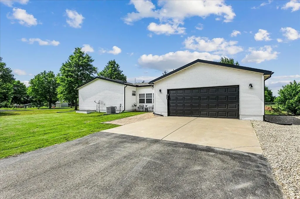12788 SW 94th Street Andover KS 67002