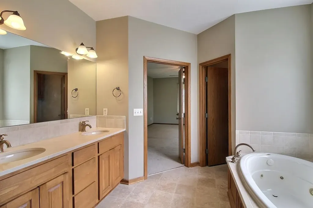 2300 N Sawgrass Circle Derby KS 67037