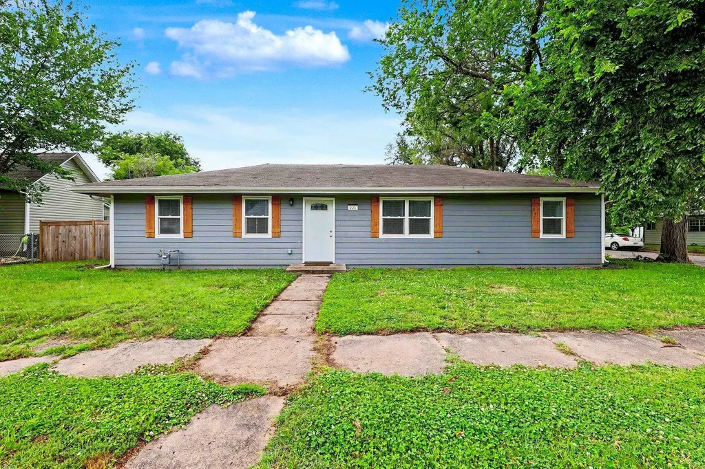 221 W Main Mount Hope KS 67108