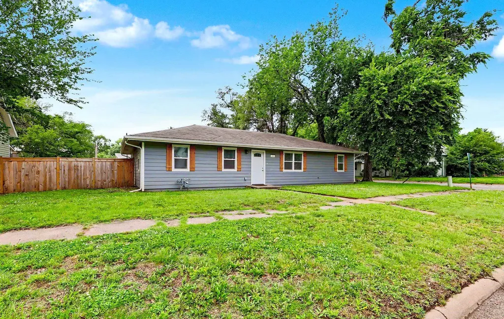 221 W Main Mount Hope KS 67108