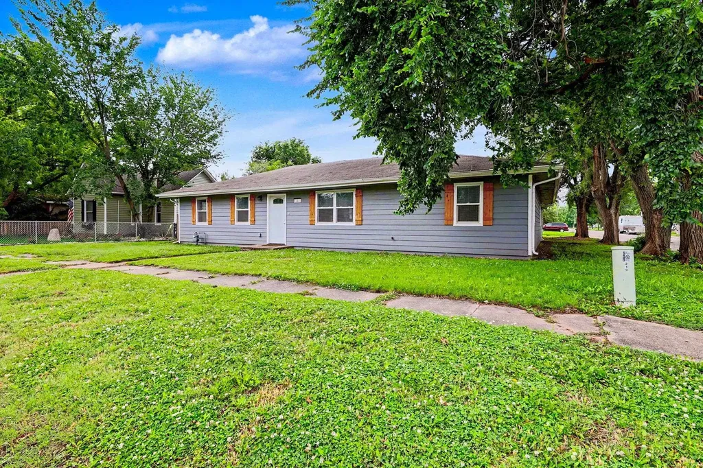 221 W Main Mount Hope KS 67108