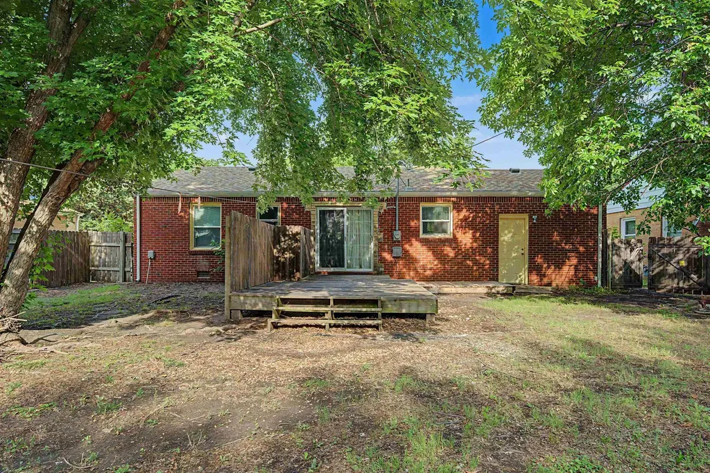 722 S Lightner Wichita KS 67218