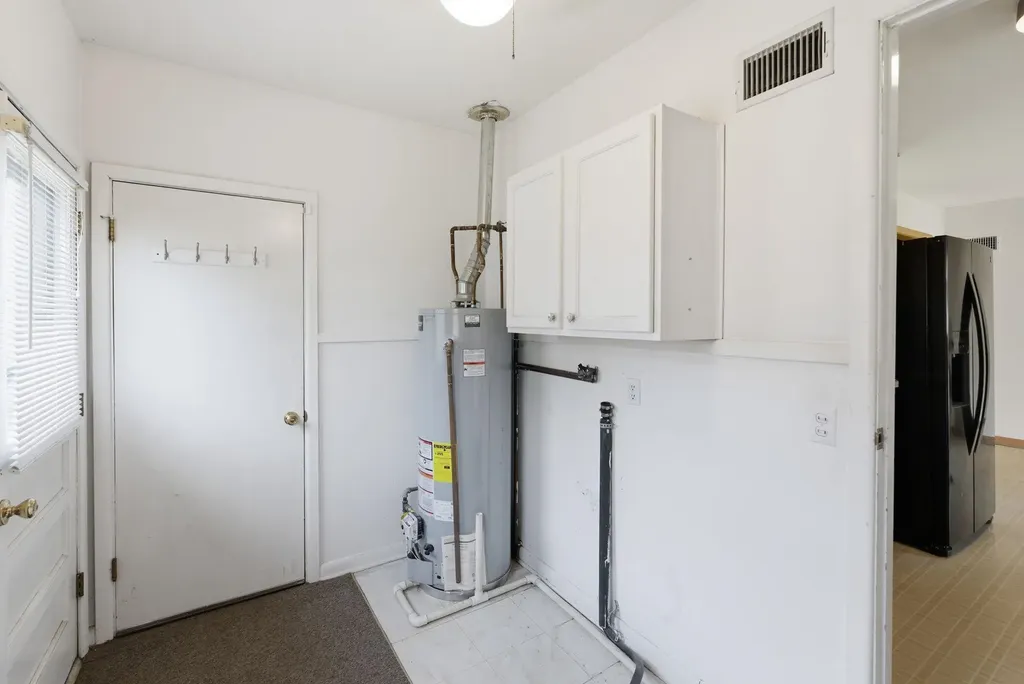 1651 S Windsor Wichita KS 67218
