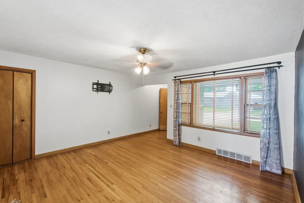 1651 S Windsor Wichita KS 67218